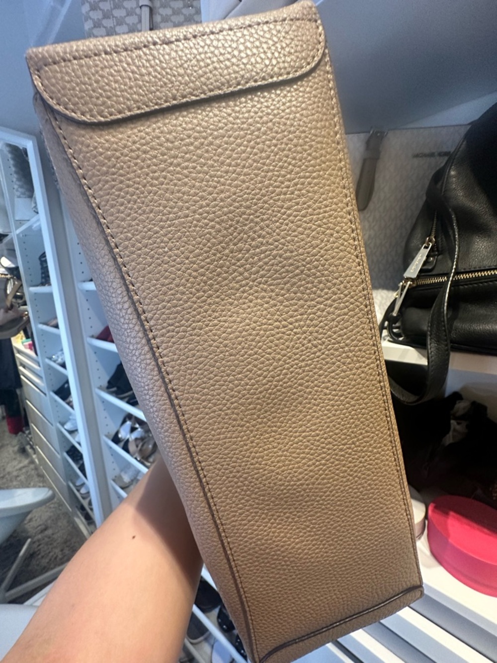 2x$80- Michael Kors Taupe Leather Shoulder Bag with yellow and Gold Accents - Picture 5 of 13